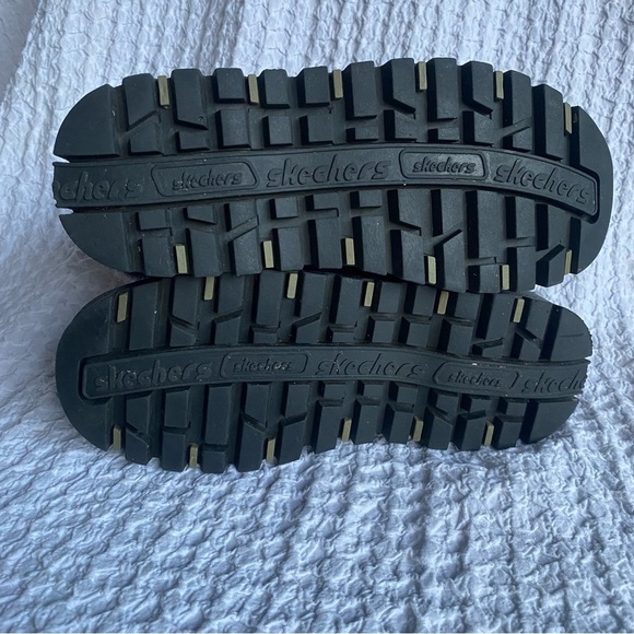 Y2K Skechers Shindigs black fortress clogs suede upper faux fur lined 6.5 - Picture 13 of 13